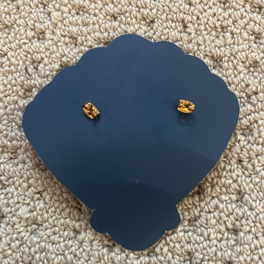 NWOT Never Been Worn Coral 🪸 Earrings - Picture 4 of 4